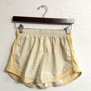 Nike Women’s Shorts Yellow White Tempo Gingham Plaid Lined Dri Fit Size Small